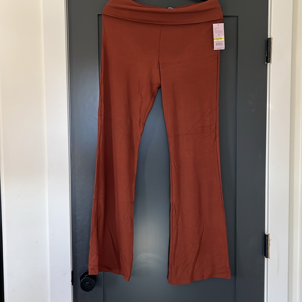 NWT Wild fable flare leggings, ribbed, Brown, Size Medium